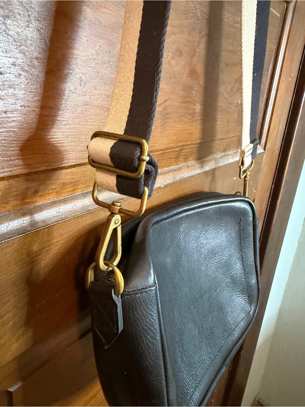 Madewell Black Leather Crossbody Camera Bag w/Adjustable Strap - Picture 5 of 8